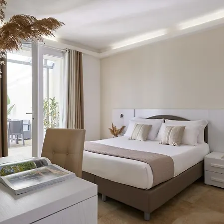 Golden Hotel